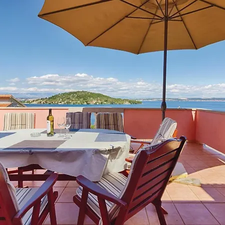 Holiday home With Sea View Ii *