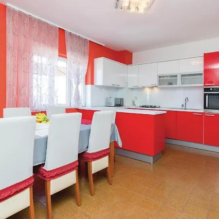 Holiday home With Sea View Ii Kali